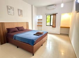 OKIE HOUSE HOTEL Poppies2 3 min from Kutabeach, hotel in Legian