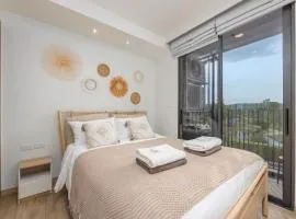 Melia 2BR with Rooftop Pool - Skypark Laguna