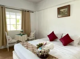 Chermonné House เฌอมอญ Betong