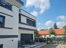 Georgiana Apartments 2