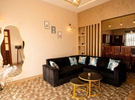 The Luxe Homes 3BR Luxury Stay, luxe hotel in Tuvaila