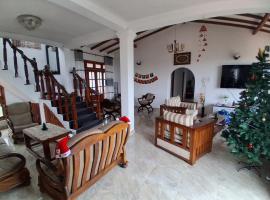 Ferienwohnung mit 3 Schlafzimmern und Traumblick, hotel in Bandarawela