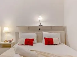 Walter Grand Suite with Balcony and Free Parking