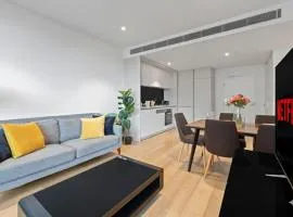 Central 2 Bedroom Condo Haymarket