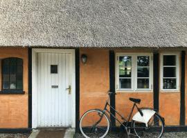 Old Holiday Home With Orangery In Rudbjerg โรงแรมในMagleskov Huse