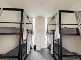 Wavez Lombok Hostel