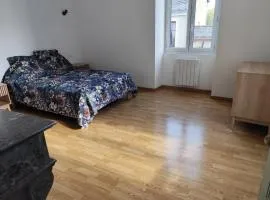 Maison 2 chambres au coeur de Noyen