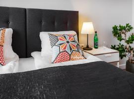 Six Suites, Old Town