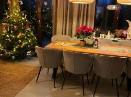 LAWENDOWA PRZYSTAŃ - dom nad rzeką - Brenna, 10 osób, sauna, balia z jacuzzi, ogród, plac zabaw, hotel in Brenna