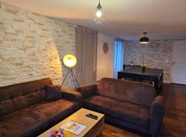 Au Refuge Hyper centre Joigny, hotel in Joigny