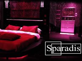 Love room Sparadis Laval 53 Studio avec jacuzzi privatif, hotel en Laval