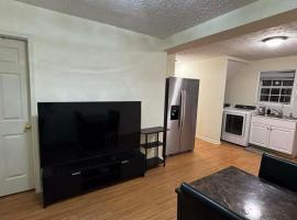 private estate infinity pool, hotel in Suwanee