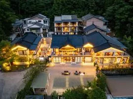 Jade Peak Hot Spring Villa