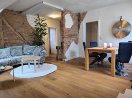 statt HOTEL - individuelle, gemütliche Dachgeschoßwohnung zum wohlfühlen - im Herzen Oldenburg, ξενοδοχείο σε Όλντεμπουργκ