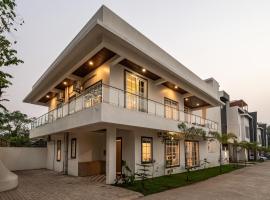 AQUA VERDE- 3 Bedroom Townhouse wd Pvt Pool & Terrace, hotelli kohteessa Colovale