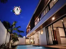 Hey-Sola Bali ,3BR Luxury Private Villa Near Canggu