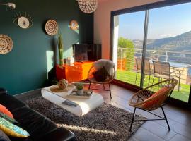 Résidence Costa Vermella, vue mer et montagne au calme, hotel i Cerbère