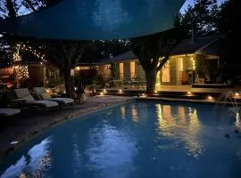 Boho Sun Cottage - Lake Travis