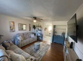 A Cozy & Comfortable Retreat! Stay with Me!