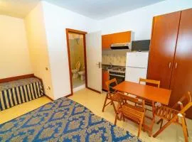 Rifugio Manaccora - Appartamento con piscina, parcheggio e mare