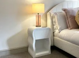 Canterburys Cutest Cottage! Close To City Centre