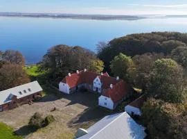 Apartment in historic manor by the Limfjord