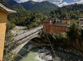 Casa panoramica sul fiume Anza e sul Monte Rosa, hotell i Bannio
