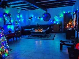 Chambre d'hôte cosy avec grand salon, proche futuroscope, cure thermale, wifi, salle de bain, parking