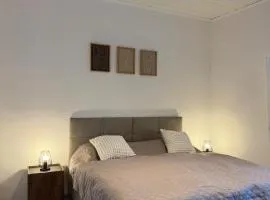 Gemütliche 2-Zimmer im Erdgeschoss mit guter Anbindung