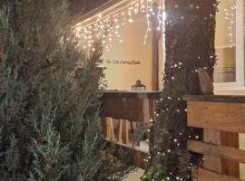 The Old Cherry House, hotel i Razlog