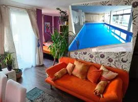 Ferienwohnung Nähe Flughafen mit Schwimmbad und Sauna