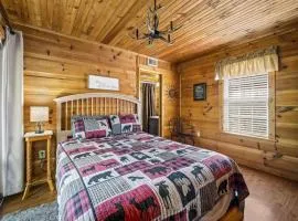 Mountain Mist - Cozy 1BR Cabin with Hot Tub & Stunning Smoky Mountain Views