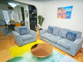 The London Landing 4-Bedroom Heathrow Home Free Parking, hotel a Hillingdon