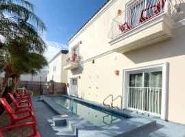 100 Steps to Beach Great Value Pool apts