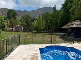 Cabañas Las Carditas, hotel i Mendoza