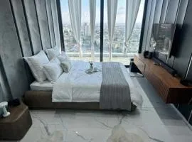 Sky High 15 - Luxury Penthouse with Panoramic View