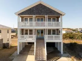 Spacious KDH Getaway with Views Near Beach & Shops