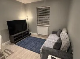 Modern 2 Bed Flat