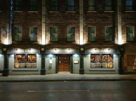 The Terrace Hotel، فندق في ماغيرافيلت