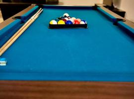 White Pearl, Beach & lalandia 2 min drive,free parking, Fastest Fiber Internet, hotel em Rødby