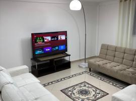 Casa Moderna en Loja - ideal para familias, hotel di Loja