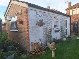 Charming Garden Guest House in Hayes & Harlington