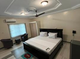 Center Hill Hotel, Hotel mit Whirlpools in Trofwi