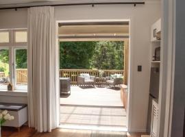 Enhance Health and Wellness Guest House, Hotel in Tahekeroa