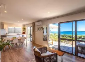 Waiheke Beachfront Apartment - Coast and Country