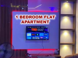 Cee&Tee SM ABK 1BEDROOM -247Electricity - Solar Inverter AC in bedroom, hotel v destinaci Abeokuta