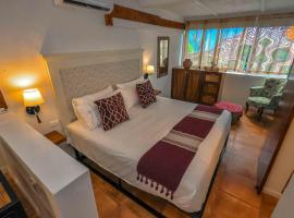 Stylish Studio in the Heart of Zona Rom&aacute;ntica, hotel spa a Puerto Vallarta