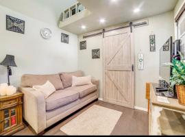 Nestled in a peaceful neighborhood, hotel i Meridian