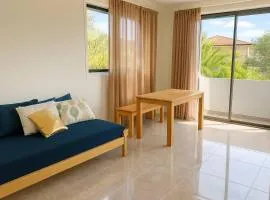 New & Stylish 2-Bedroom Guest Retreat Near Brisbane Airport