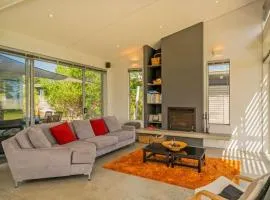 Hosts on the Coast Taranui's Nest